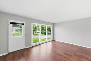 9596 Pippin Rd, Colerain Township, OH 45231 - Photo 4