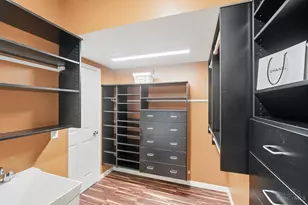 1810 Walker St, Cincinnati, OH 45202 - Photo 38