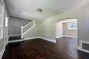 1217 Groesbeck Rd, Cincinnati, OH 45224 - Photo 2