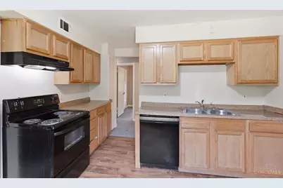 1694 Ashbrook Drive, Cincinnati, OH 45238 - Photo 6
