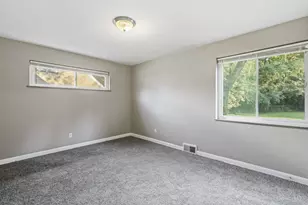 1694 Ashbrook Dr, Cincinnati, OH 45238 - Photo 12