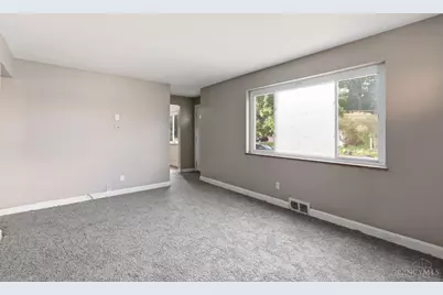 1694 Ashbrook Drive, Cincinnati, OH 45238 - Photo 4