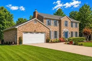 2241 Donnington Ln, Anderson Township, OH 45244 - Photo 2