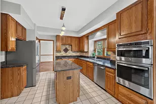 8851 Eagle Ridge Dr, West Chester, OH 45069 - Photo 16