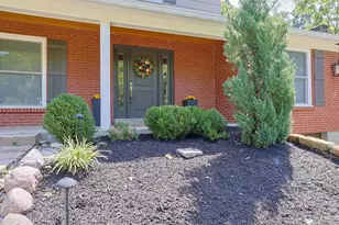 8732 Hollyhock Dr, Springfield Township, OH 45231 - Photo 2