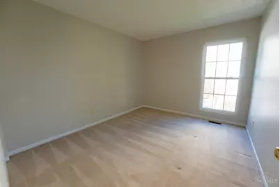 718 Fox Creek Ln, Union Township, OH 45245 - Photo 10