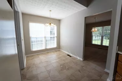 718 Fox Creek Ln, Union Township, OH 45245 - Photo 8