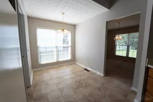 718 Fox Creek Ln, Union Township, OH 45245 - Photo 8