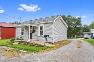 410 N Elm St, Pleasant Township, OH 45121 - Photo 2