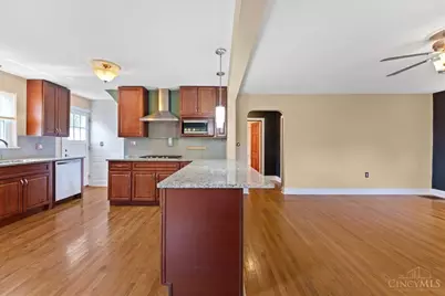 2304 E Galbraith Road, Reading, OH 45237 - Photo 8