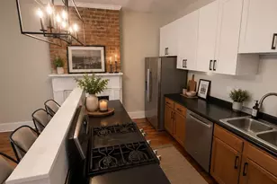 402 Liberty Hl, Cincinnati, OH 45202 - Photo 2
