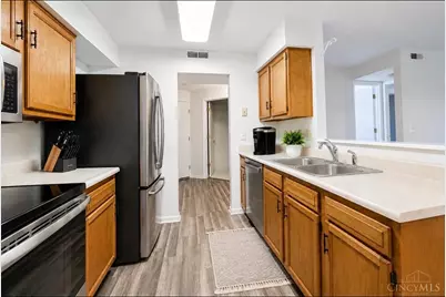 537 Aspen Glen Drive #408, Union Township, OH 45244 - Photo 6