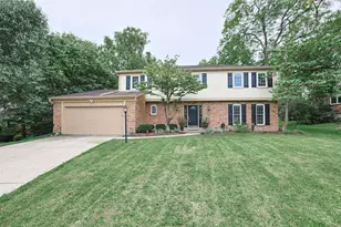 427 Flemridge Ct, Wyoming, OH 45231 - Photo 1