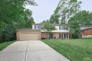 427 Flemridge Ct, Wyoming, OH 45231 - Photo 2