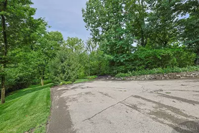 211 Hilltop Lane, Wyoming, OH 45215 - Photo 44