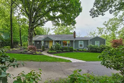 211 Hilltop Lane, Wyoming, OH 45215 - Photo 2