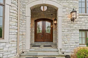 9020 Whisperinghill Dr, Indian Hill, OH 45242 - Photo 4