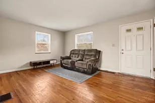 8893 Monsanto Dr, Springfield Township, OH 45231 - Photo 2