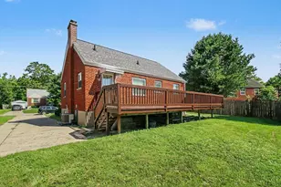 8893 Monsanto Dr, Springfield Township, OH 45231 - Photo 22