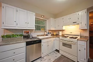 12012 Cantrell Dr, Springdale, OH 45246 - Photo 14