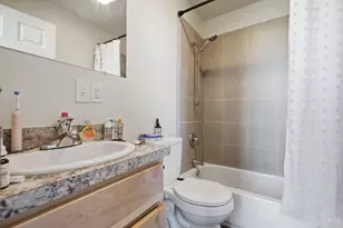 215 Warner St, Cincinnati, OH 45219 - Photo 4