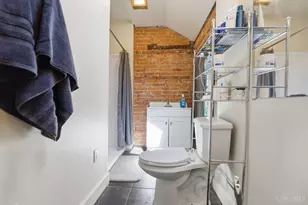 215 Warner St, Cincinnati, OH 45219 - Photo 78