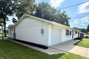 27 Lawndale Ave, Lebanon, OH 45036 - Photo 2