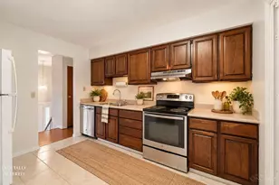 890 Summerfield Ln, Springdale, OH 45240 - Photo 4