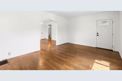 2402 Langdon Farm Road, Cincinnati, OH 45237 - Photo 10