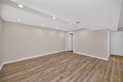 7954 Seward Avenue, Cincinnati, OH 45231 - Photo 32