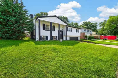 7954 Seward Avenue, Cincinnati, OH 45231 - Photo 2