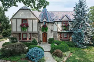402 W Cliff Ln, Cincinnati, OH 45220 - Photo 1
