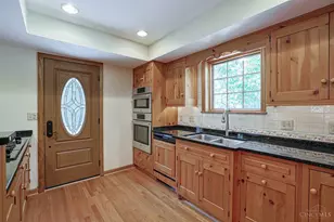 402 W Cliff Ln, Cincinnati, OH 45220 - Photo 14