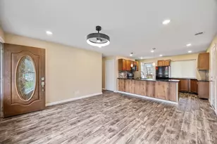 1081 Prairie Ave, Lincoln Heights, OH 45215 - Photo 4