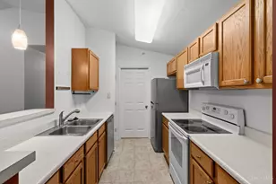 1720 Waterstone Blvd, Washington Twp, OH 45342 - Photo 12
