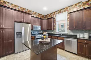 558 Milton St, Cincinnati, OH 45202 - Photo 14
