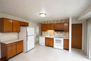 11731 Van Camp Ln, Springdale, OH 45246 - Photo 10