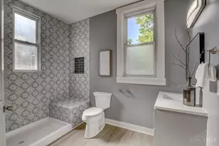 871 Hutchins Ave, Cincinnati, OH 45229 - Photo 8