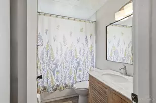 263 Forestwood Dr, Springfield Township, OH 45216 - Photo 12