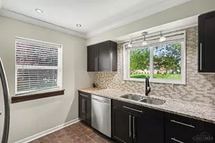 2668 Bonnie Dr, Cincinnati, OH 45230 - Photo 10