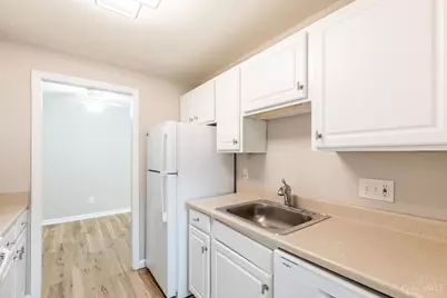 3825 Petoskey Avenue #21, Mariemont, OH 45227 - Photo 4