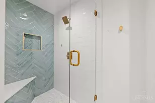 5814 Montgomery Rd, Cincinnati, OH 45212 - Photo 8