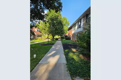 2050 Sunset Drive, Hamilton, OH 45013 - Photo 1