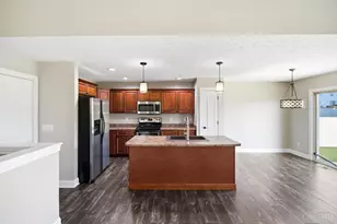 330 Deep Woods Ct, Carlisle, OH 45005 - Photo 10