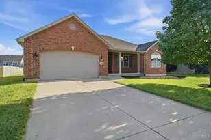 330 Deep Woods Ct, Carlisle, OH 45005 - Photo 2