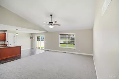 330 Deep Woods Court, Carlisle, OH 45005 - Photo 6