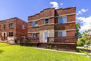 7119 Eastlawn Dr, Cincinnati, OH 45237 - Photo 2