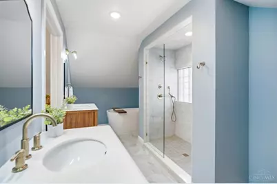 3629 Erie Avenue, Cincinnati, OH 45227 - Photo 32