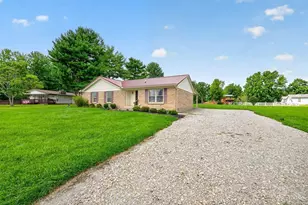 616 Lorelei Dr, Perry Township, OH 45118 - Photo 2