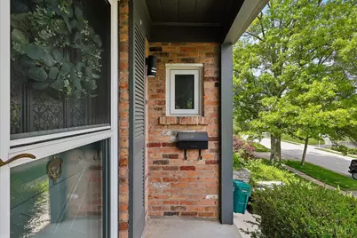 1023 Paxton Avenue, Cincinnati, OH 45208 - Photo 6